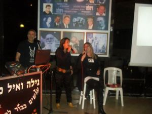 164603_10201094773353966_1028611943_n